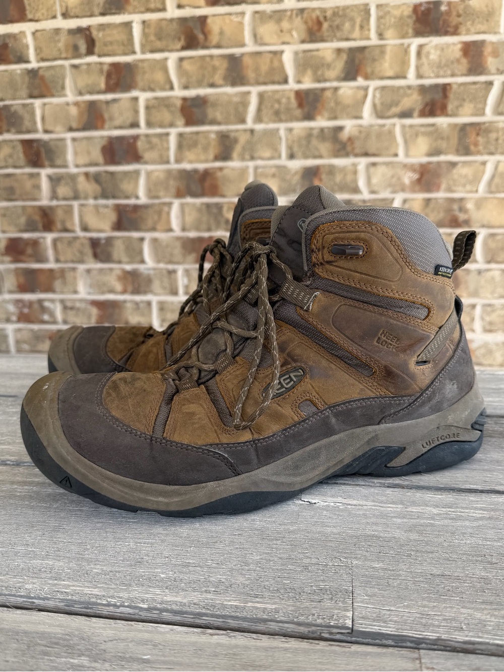 KEEN Circadia Mid Waterproof Hiking Boot Men’s Size 12
